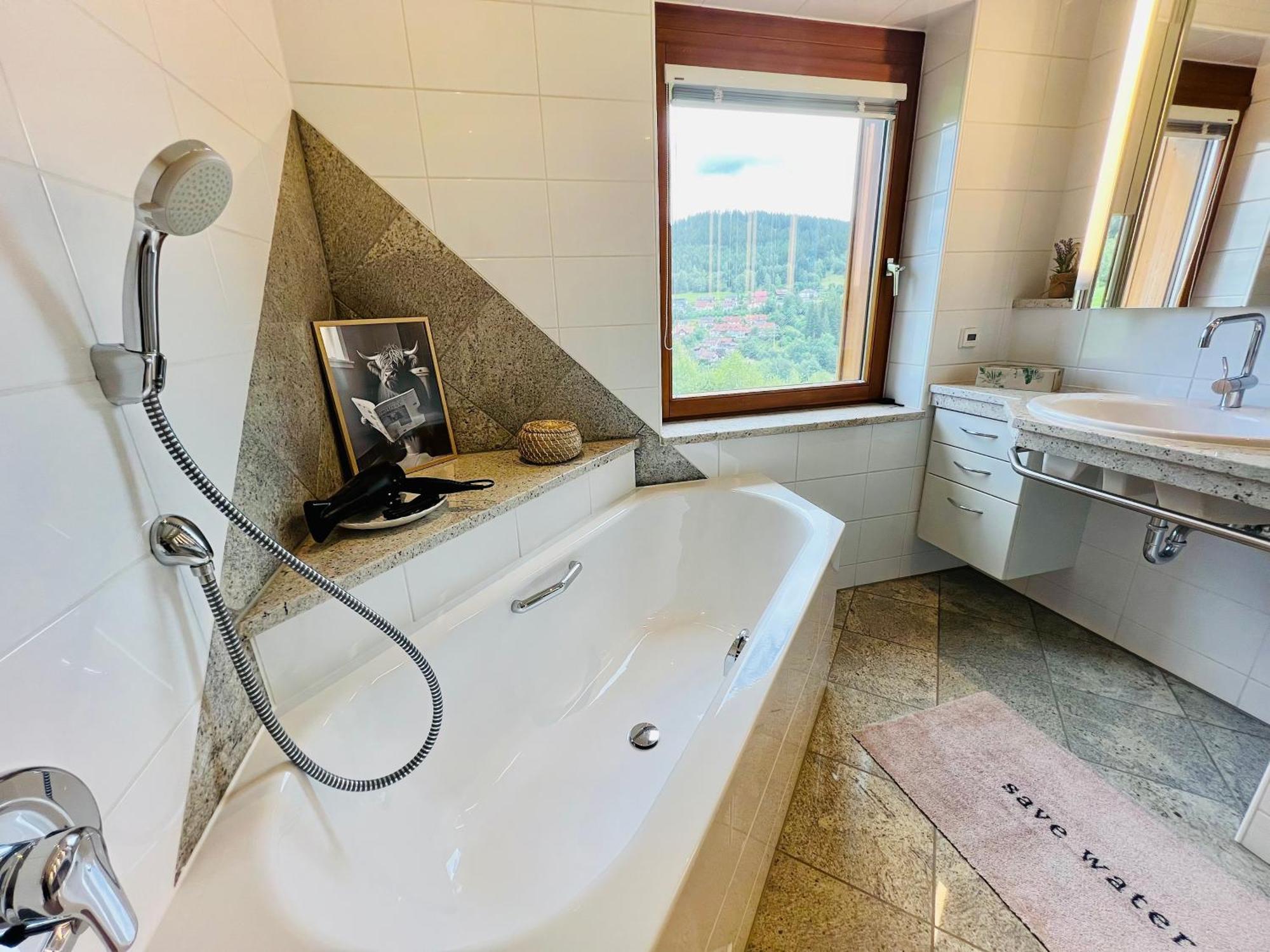 Ferienwohnung Panoramablick Mit Privatparkplatz, 2 Balkone Und 1,5 Baeder Titisee-Neustadt Exterior foto
