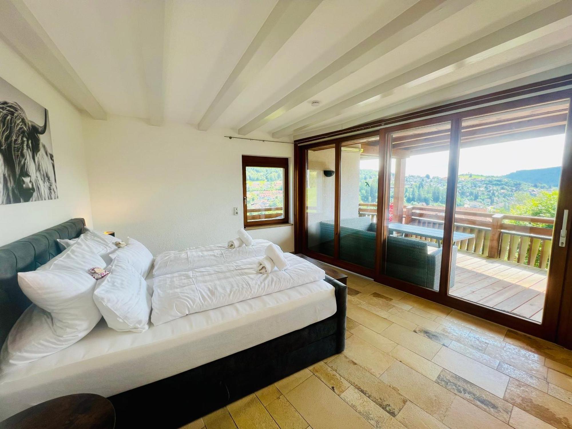 Ferienwohnung Panoramablick Mit Privatparkplatz, 2 Balkone Und 1,5 Baeder Titisee-Neustadt Exterior foto