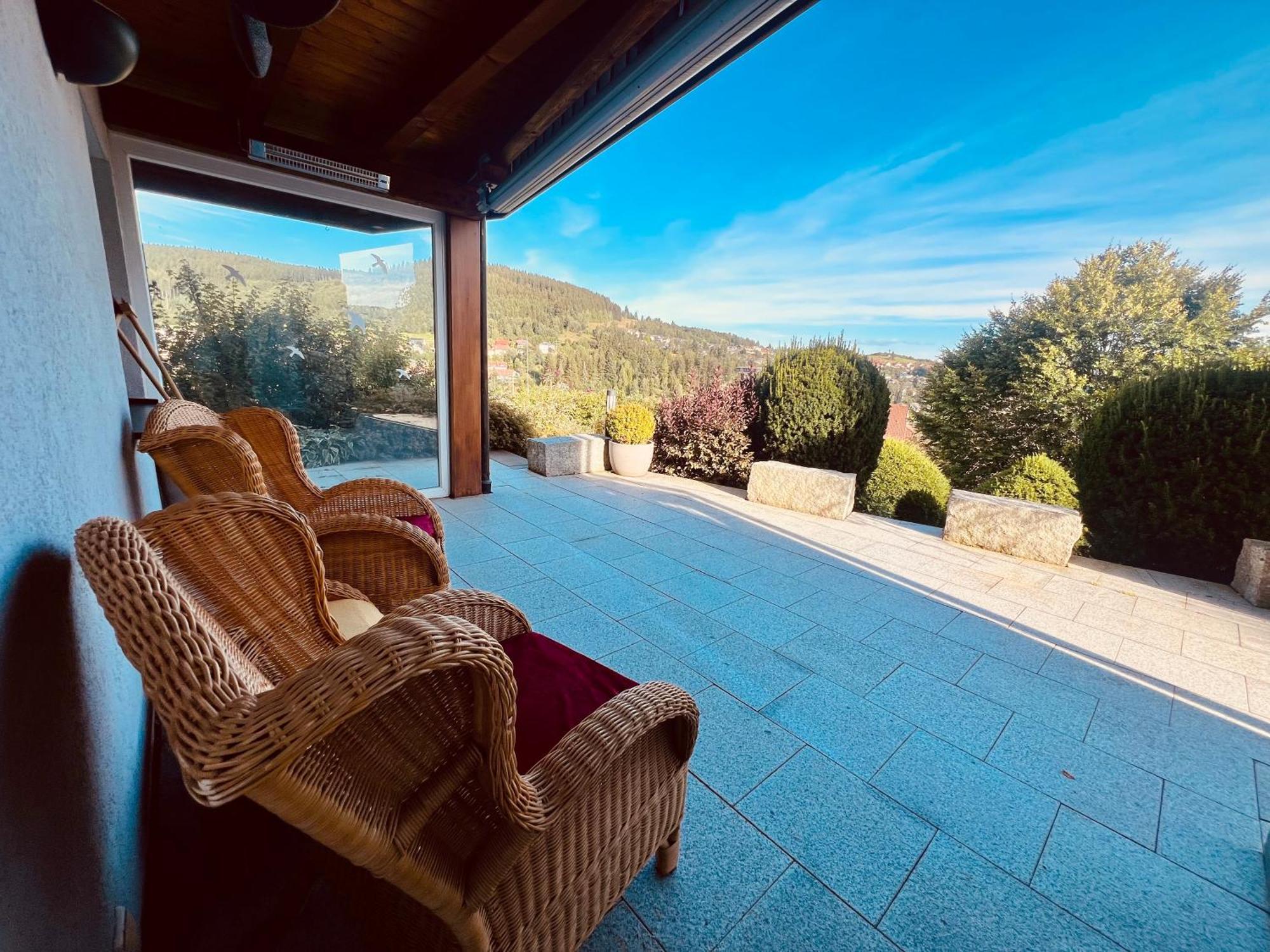 Ferienwohnung Panoramablick Mit Privatparkplatz, 2 Balkone Und 1,5 Baeder Titisee-Neustadt Exterior foto