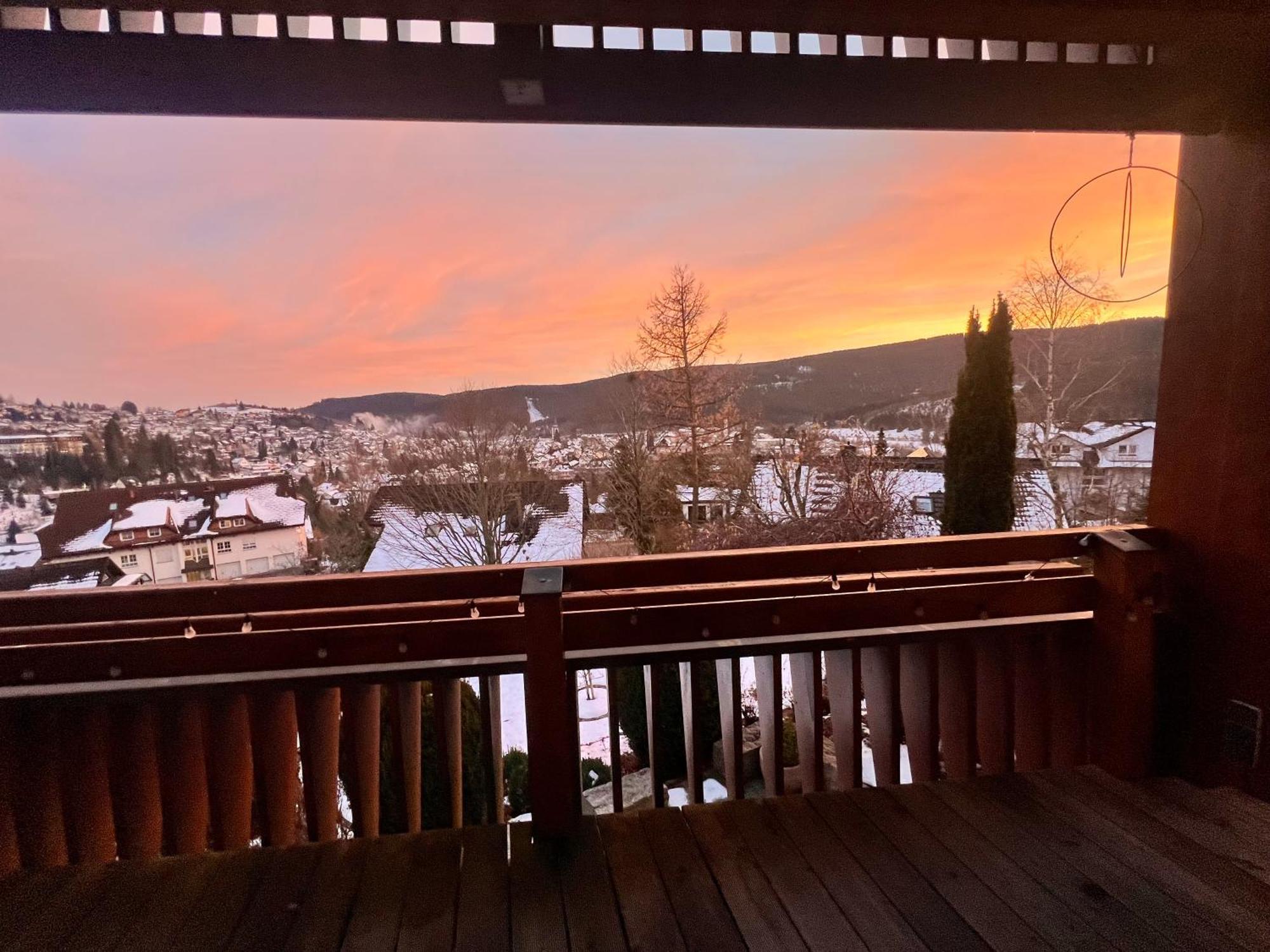Ferienwohnung Panoramablick Mit Privatparkplatz, 2 Balkone Und 1,5 Baeder Titisee-Neustadt Exterior foto